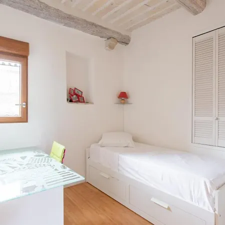 2-star Close To Beaches And Amenities *